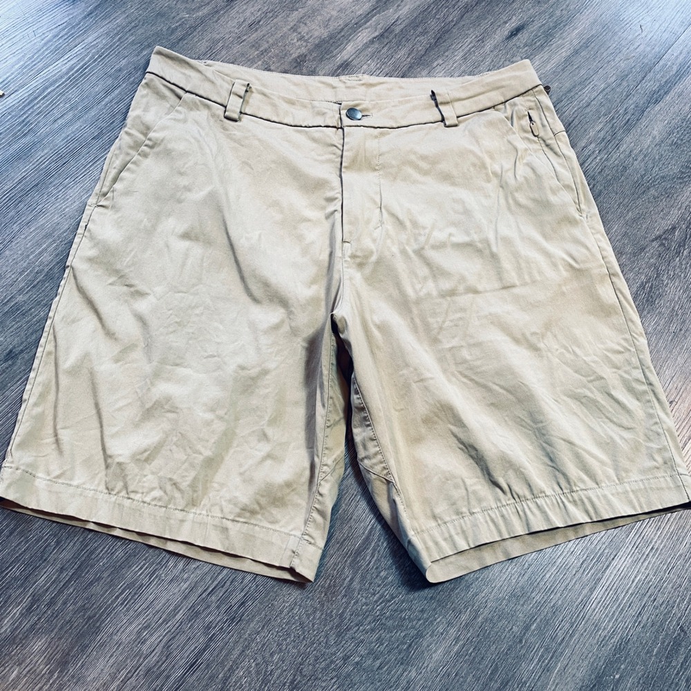 Lululemon Commission‎ Shorts Mens 32 Khaki Tan Chino Stretch 9 Inch Inseam